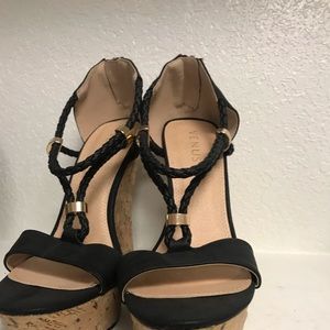 Black wedges